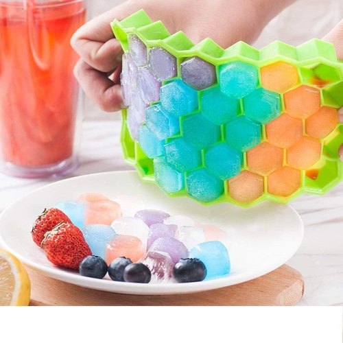 Honeycomb-Shaped Ice Tray With Lid