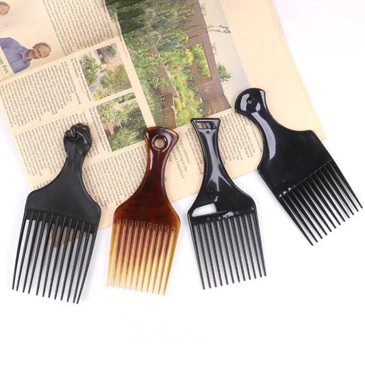 Long Teeth Plastic Comb